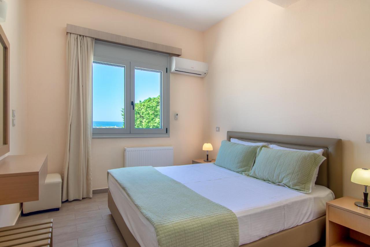 Yanni'S Villas Adelianos Kampos Exterior photo
