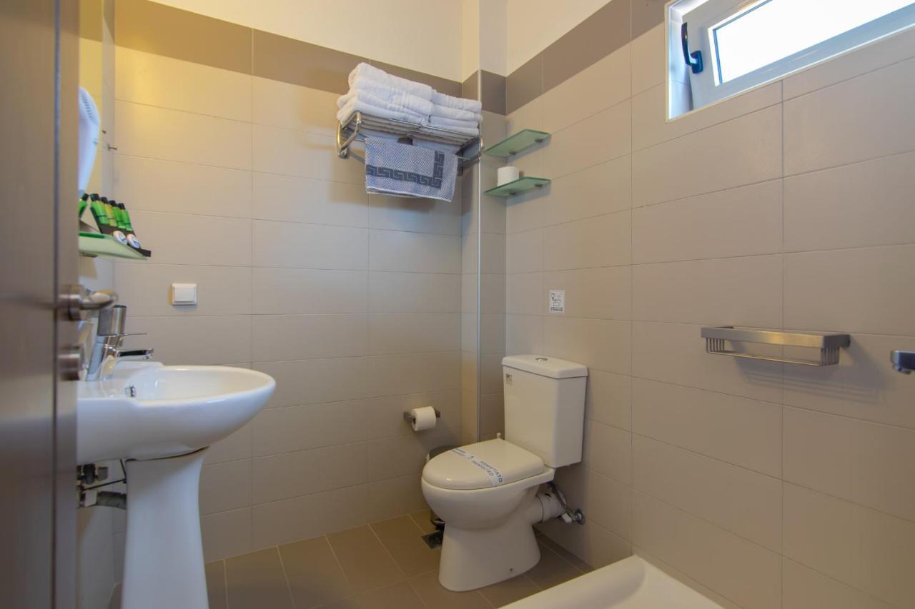 Yanni'S Villas Adelianos Kampos Exterior photo